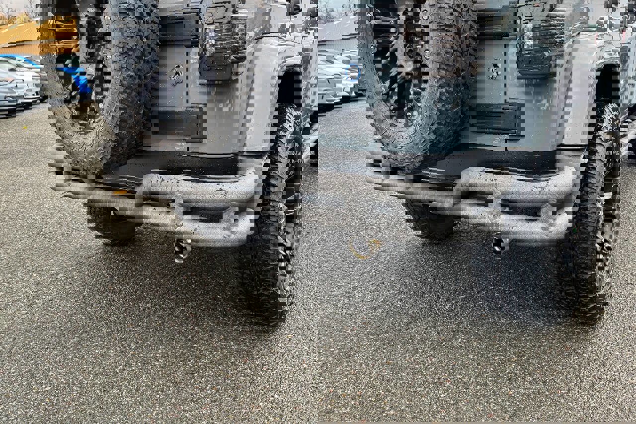 Used 2015 Jeep Wrangler Unlimited Sahara w/ Connectivity Group image 34