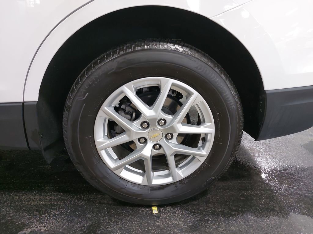 Used 2023 Chevrolet Equinox LT AWD/4WD image 32