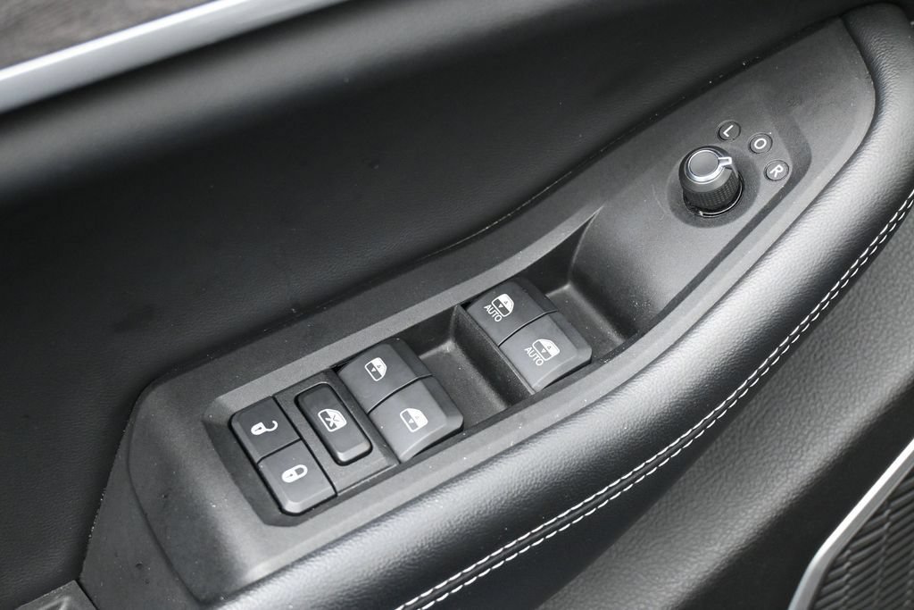 Used 2022 Jeep Grand Cherokee L Limited RWD image 14