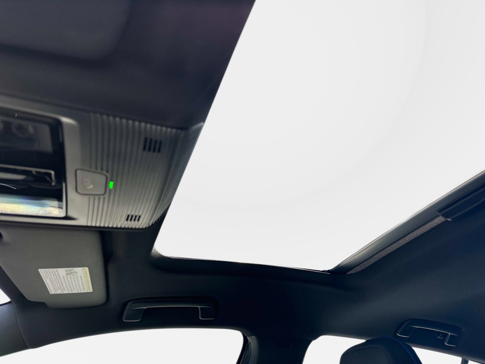 Used 2026 Volkswagen Golf AWD/4WD image 23