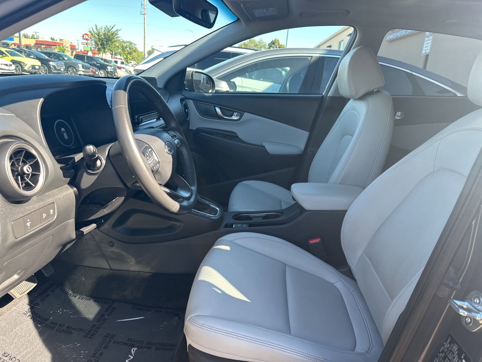 Used 2023 Hyundai Kona Limited image 13