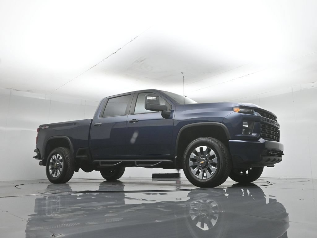 Used 2022 Chevrolet Silverado 2500 Custom w/ Custom Value Package AWD/4WD image 4