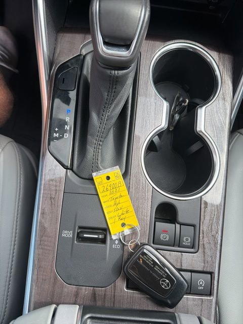 Used 2021 Toyota Highlander Limited FWD image 35