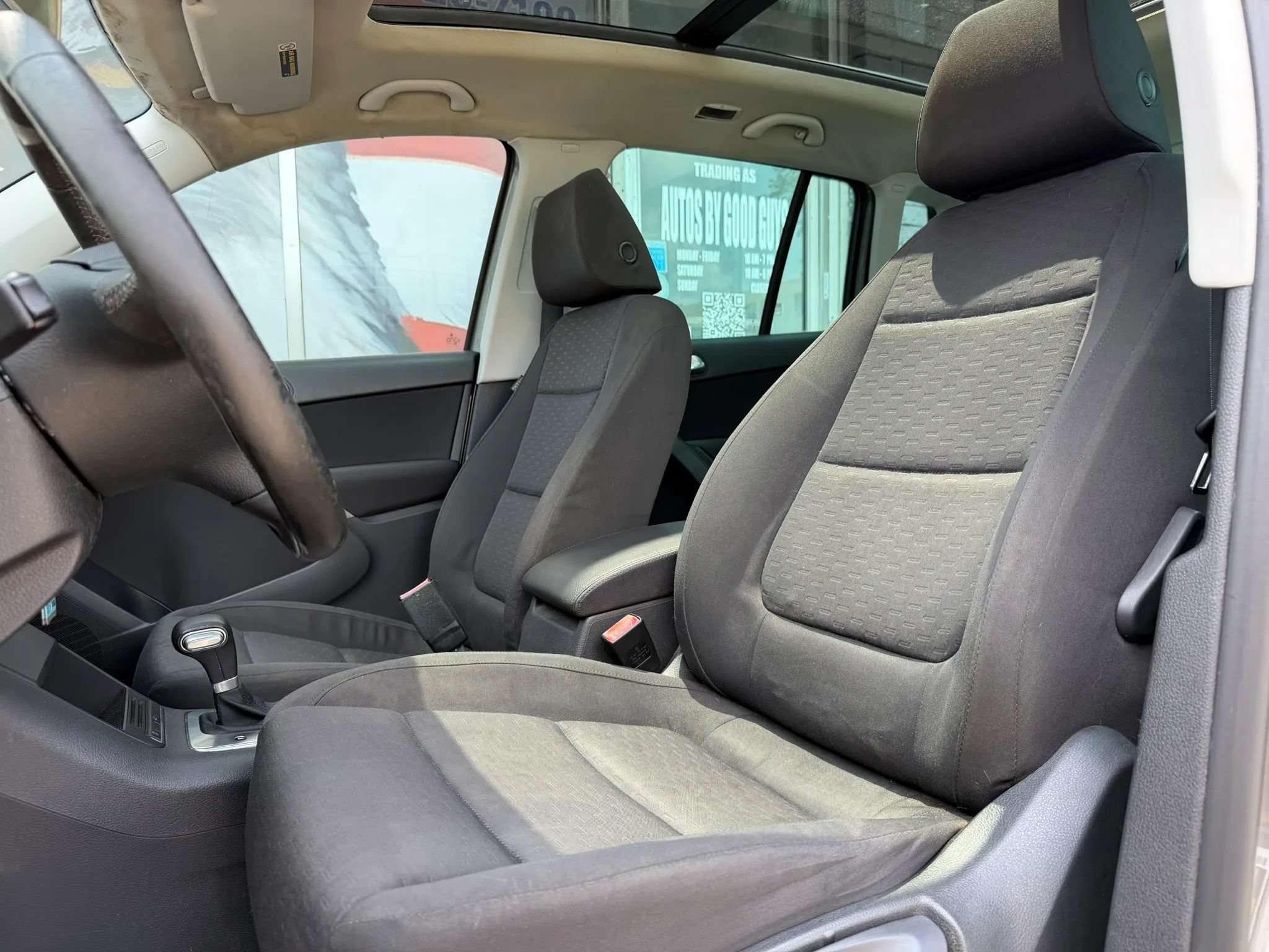 Used 2009 Volkswagen Tiguan S FWD image 8