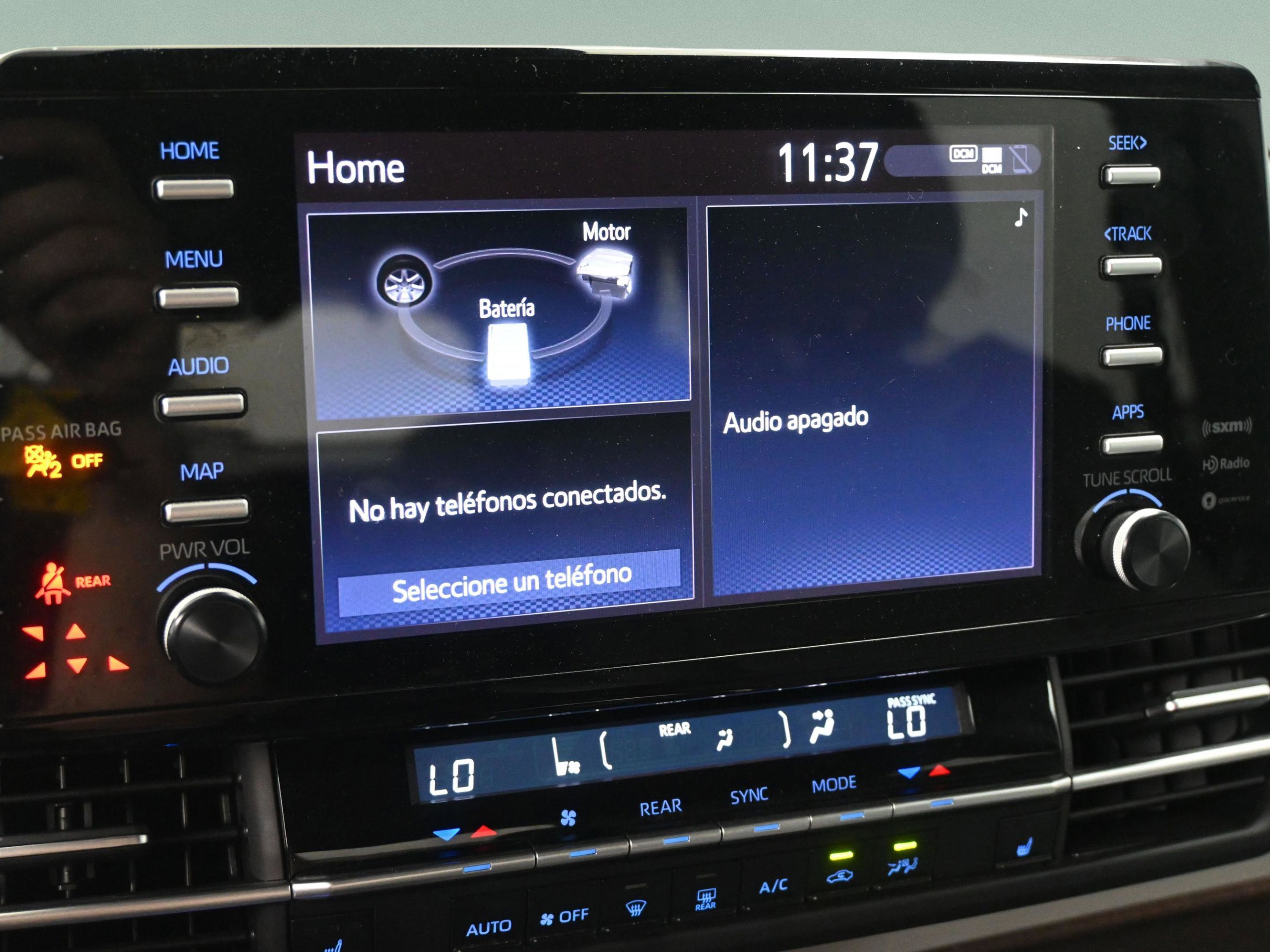 Used 2023 Toyota Sienna XLE image 28