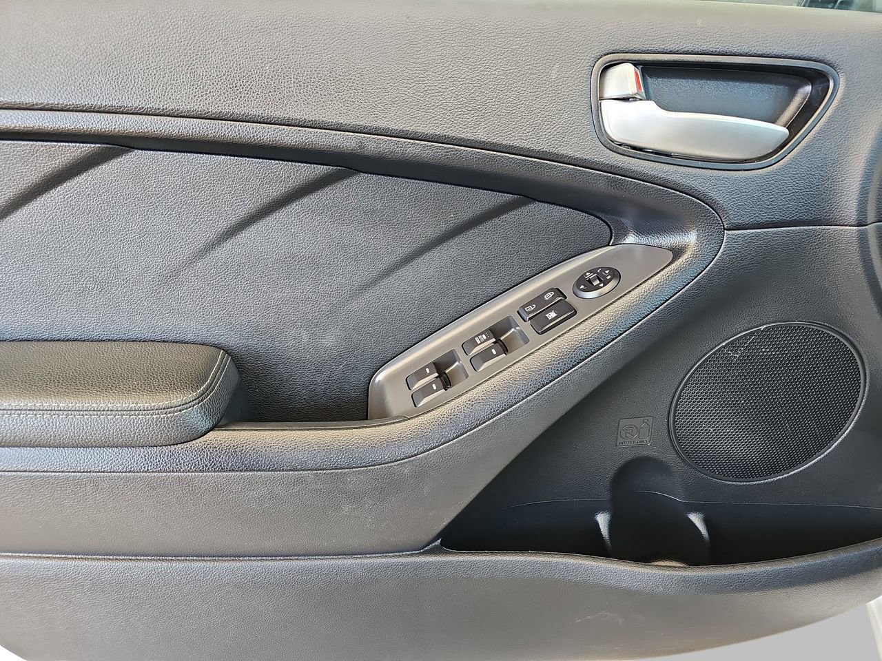 Used 2017 Kia Forte LX FWD image 29