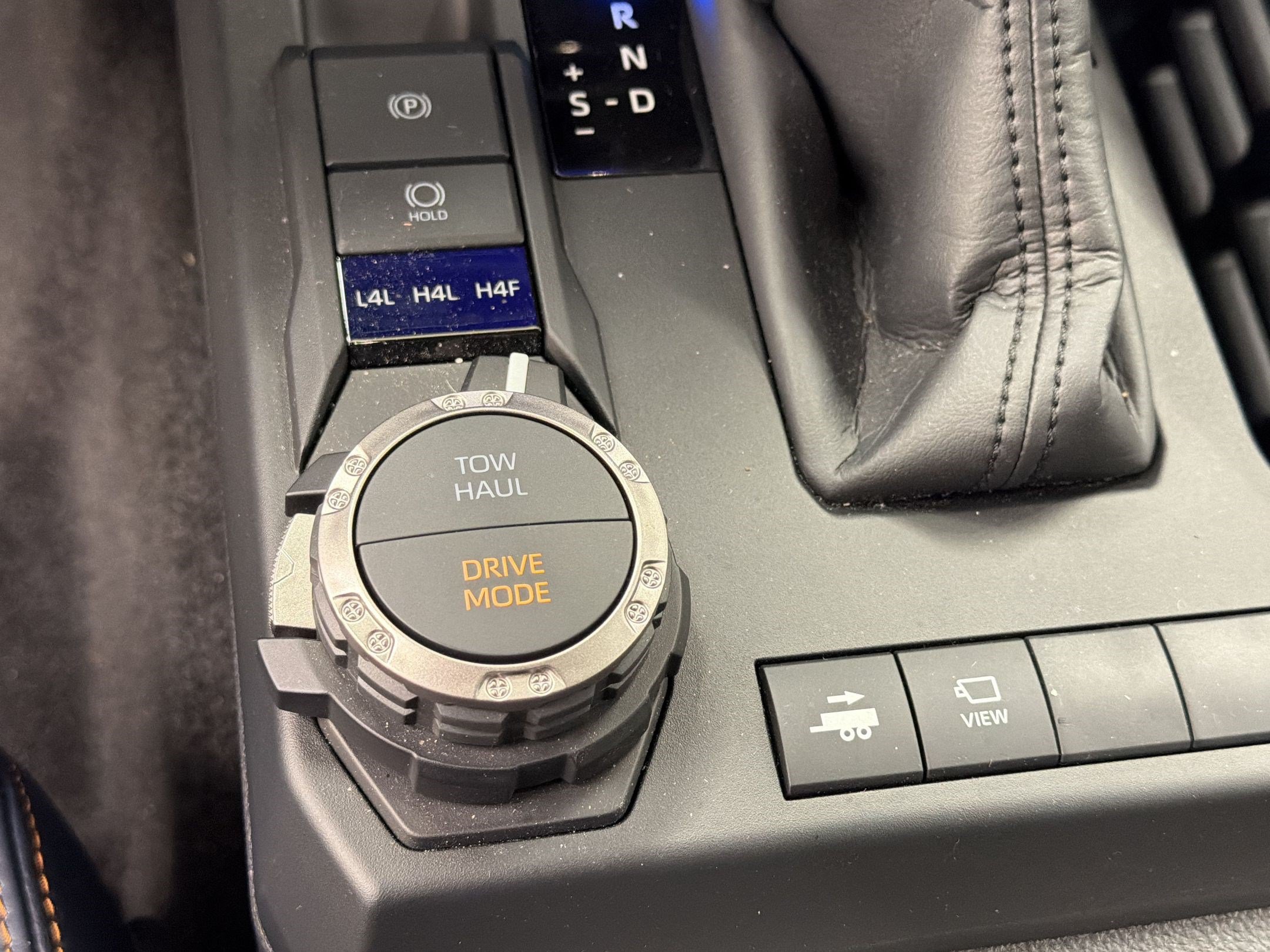 Used 2025 Toyota 4Runner Platinum AWD/4WD image 18