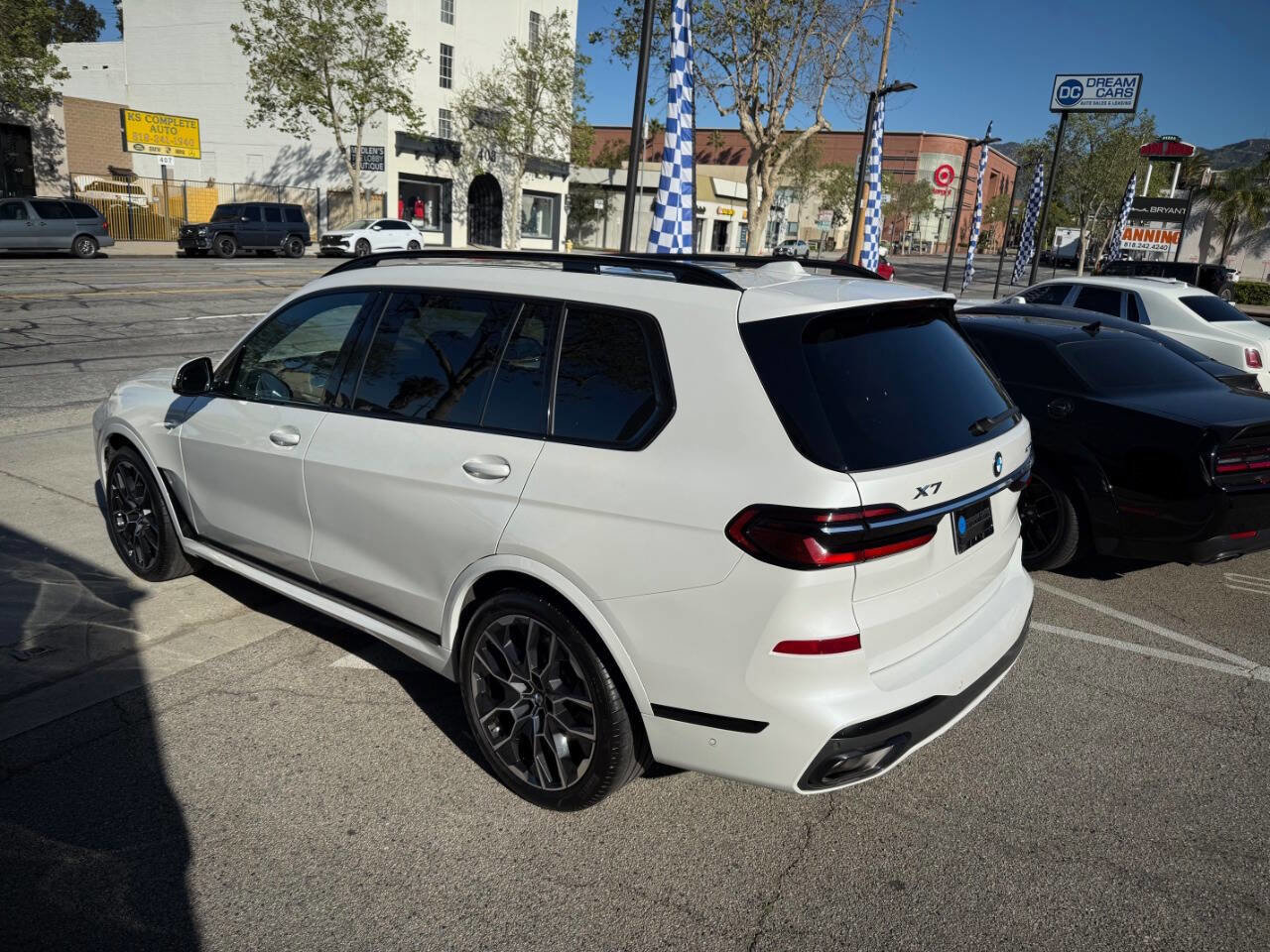 Used 2023 BMW X7 xDrive40i w/ Executive Package image 14