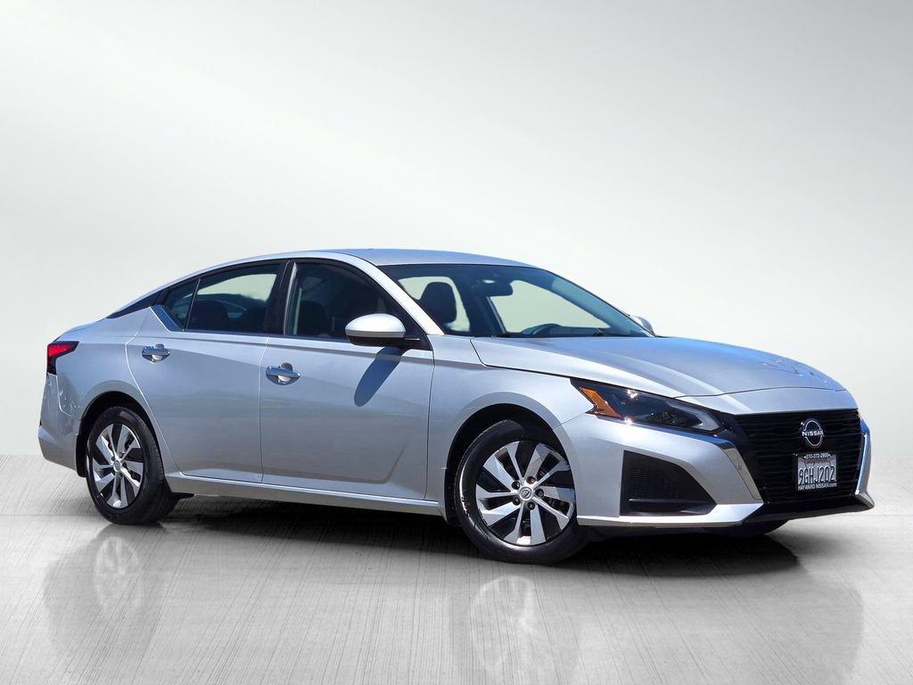 Used 2023 Nissan Altima 2.5 S FWD image 2