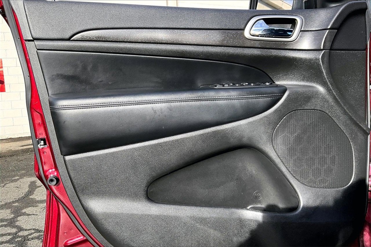 Certified 2018 Jeep Grand Cherokee Altitude image 25