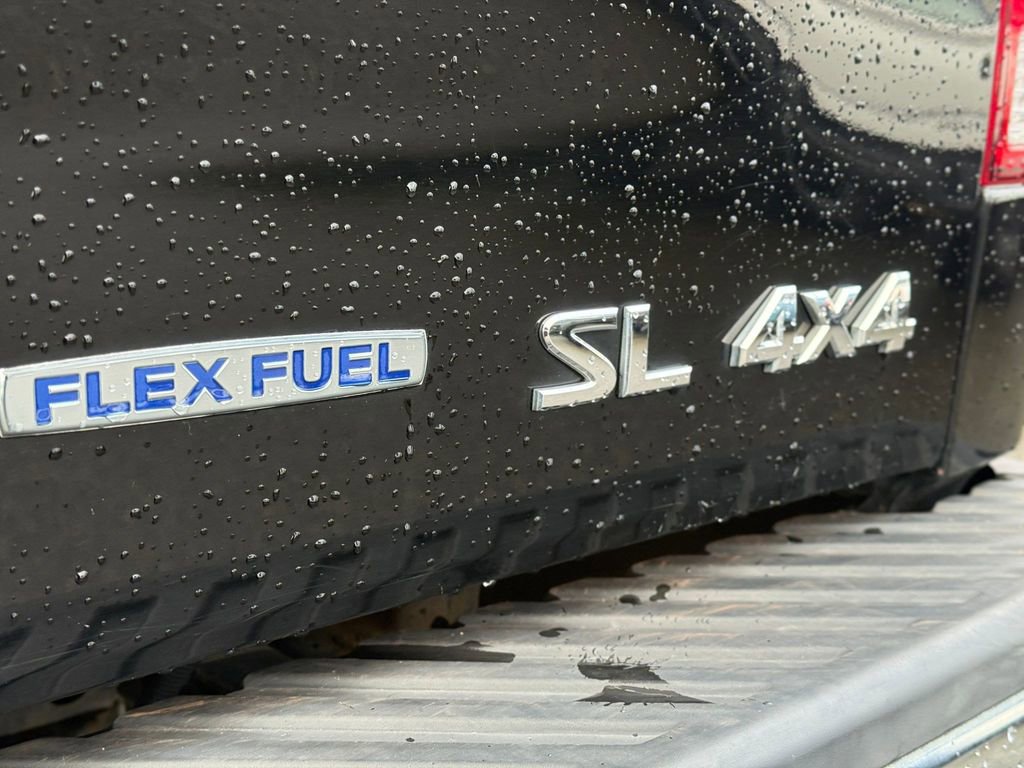 Used 2015 Nissan Titan SL image 12