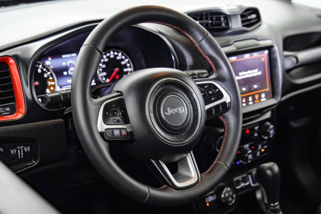 Used 2023 Jeep Renegade Trailhawk image 13