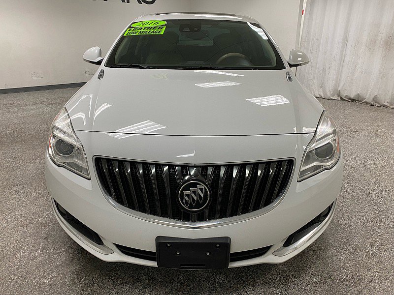 Used 2016 Buick Regal Premium w/ Driver Confidence Package #2 image 2