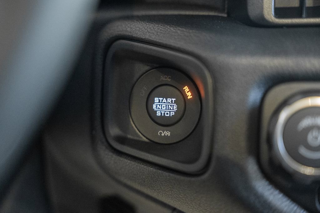 New 2025 Jeep Gladiator Sport image 25