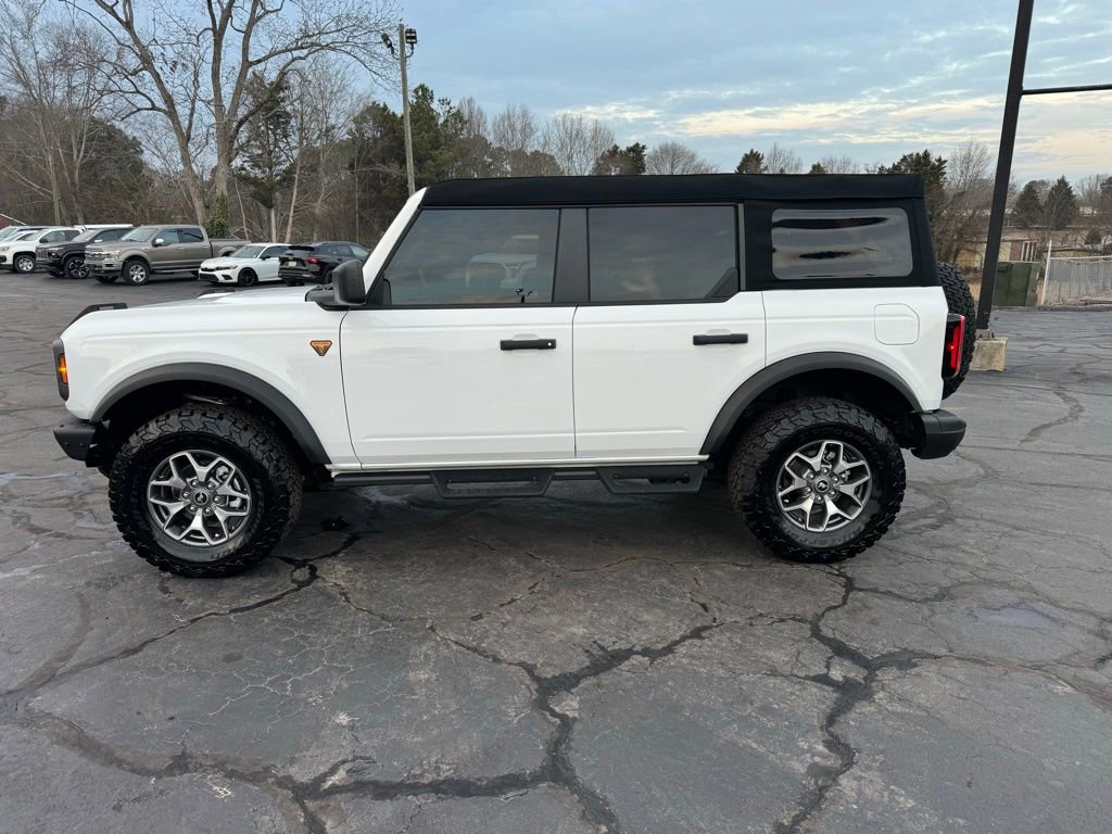 Used 2024 Ford Bronco Badlands image 2