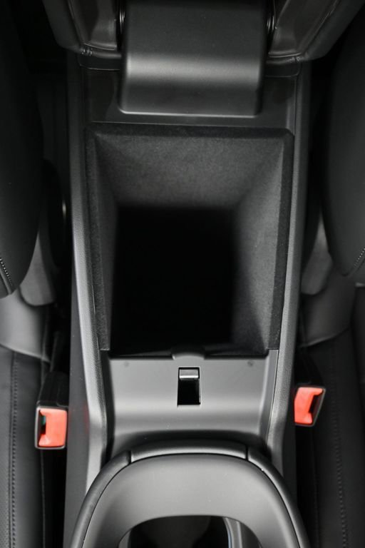 New 2026 Porsche Macan Turbo Electric image 25