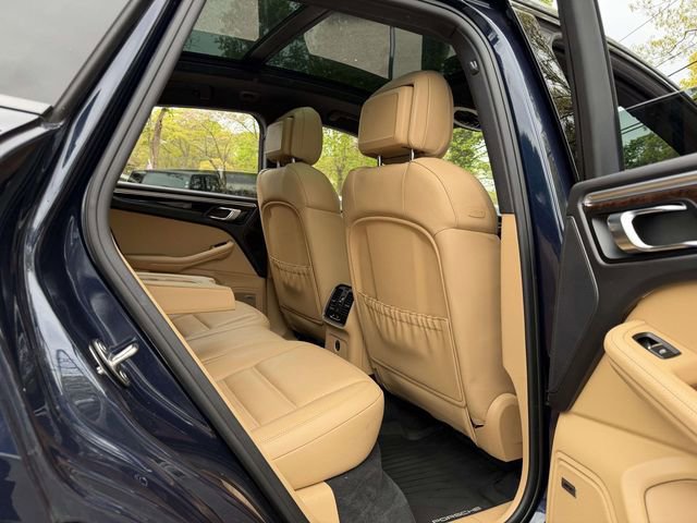 Used 2018 Porsche Macan GTS AWD/4WD image 15