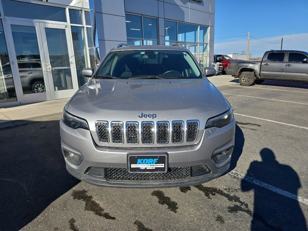 Used 2019 Jeep Cherokee Latitude w/ Cold Weather Group image 2