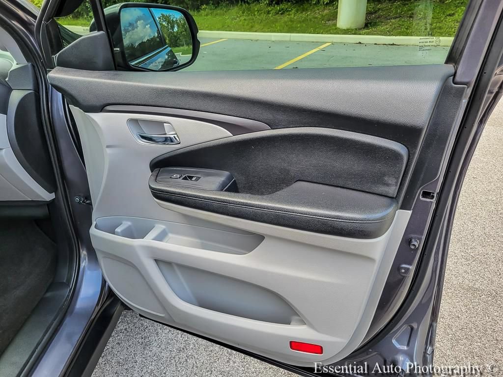 Used 2016 Honda Pilot LX image 28