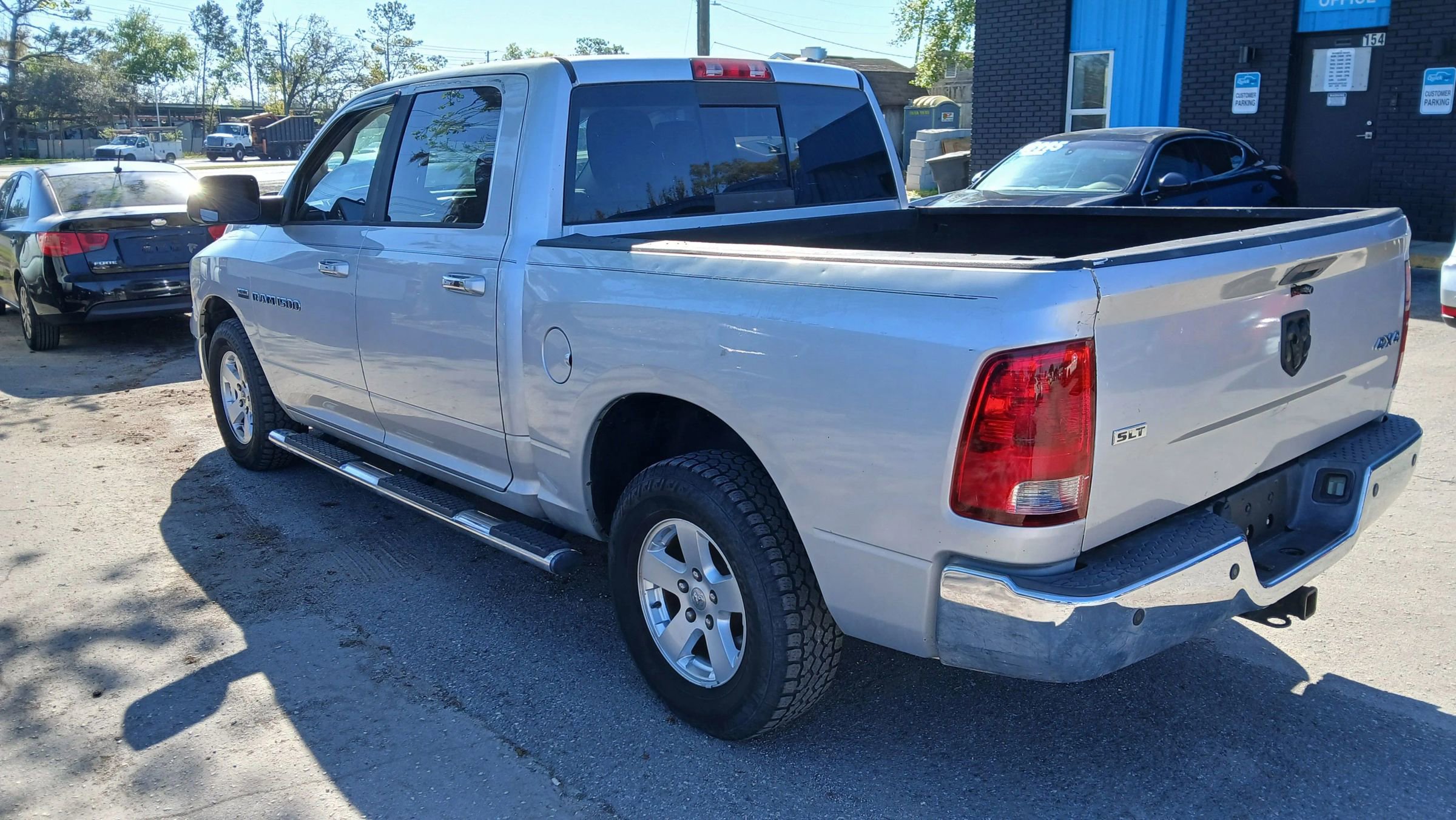 Used 2012 RAM 1500 Classic SLT w/ Protection Group AWD/4WD image 3
