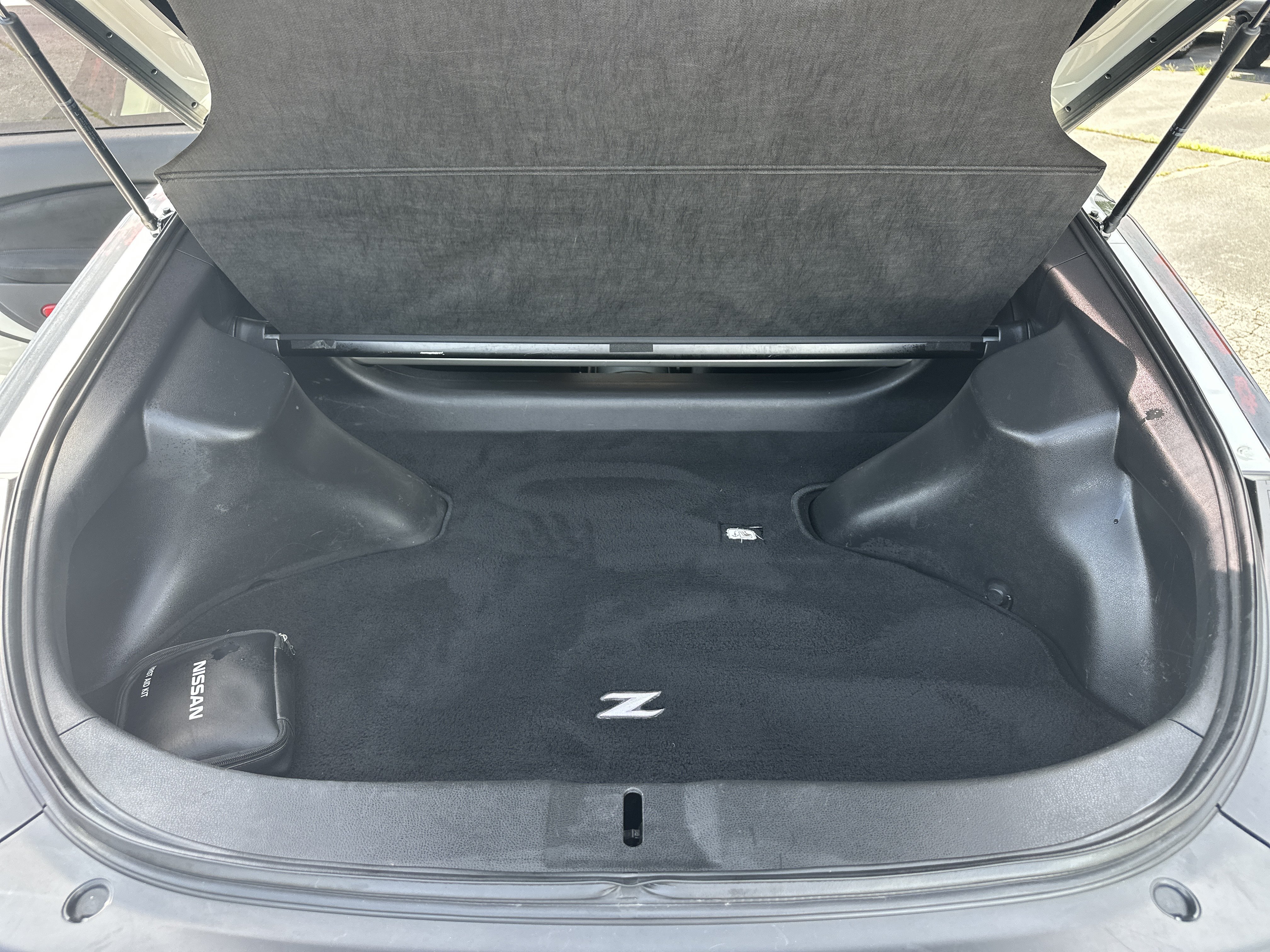 Used 2020 Nissan 370Z NISMO RWD image 16