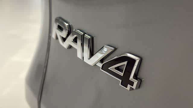 Used 2025 Toyota RAV4 XLE w/ Convenience Package AWD/4WD image 9