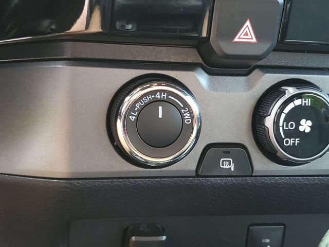 Used 2016 Toyota Tacoma TRD Sport w/ Towing Package AWD/4WD image 21