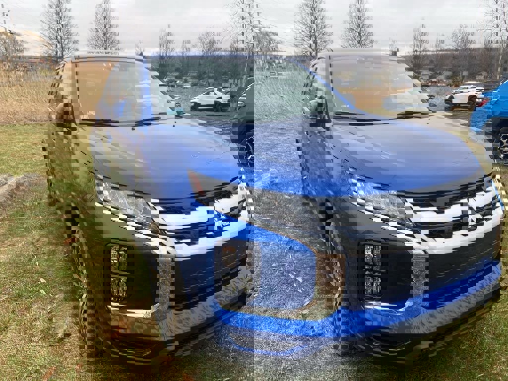 Used 2025 Mitsubishi Outlander Sport SE image 1