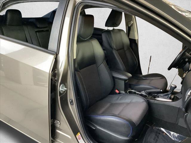 Used 2019 Toyota Corolla SE FWD image 19