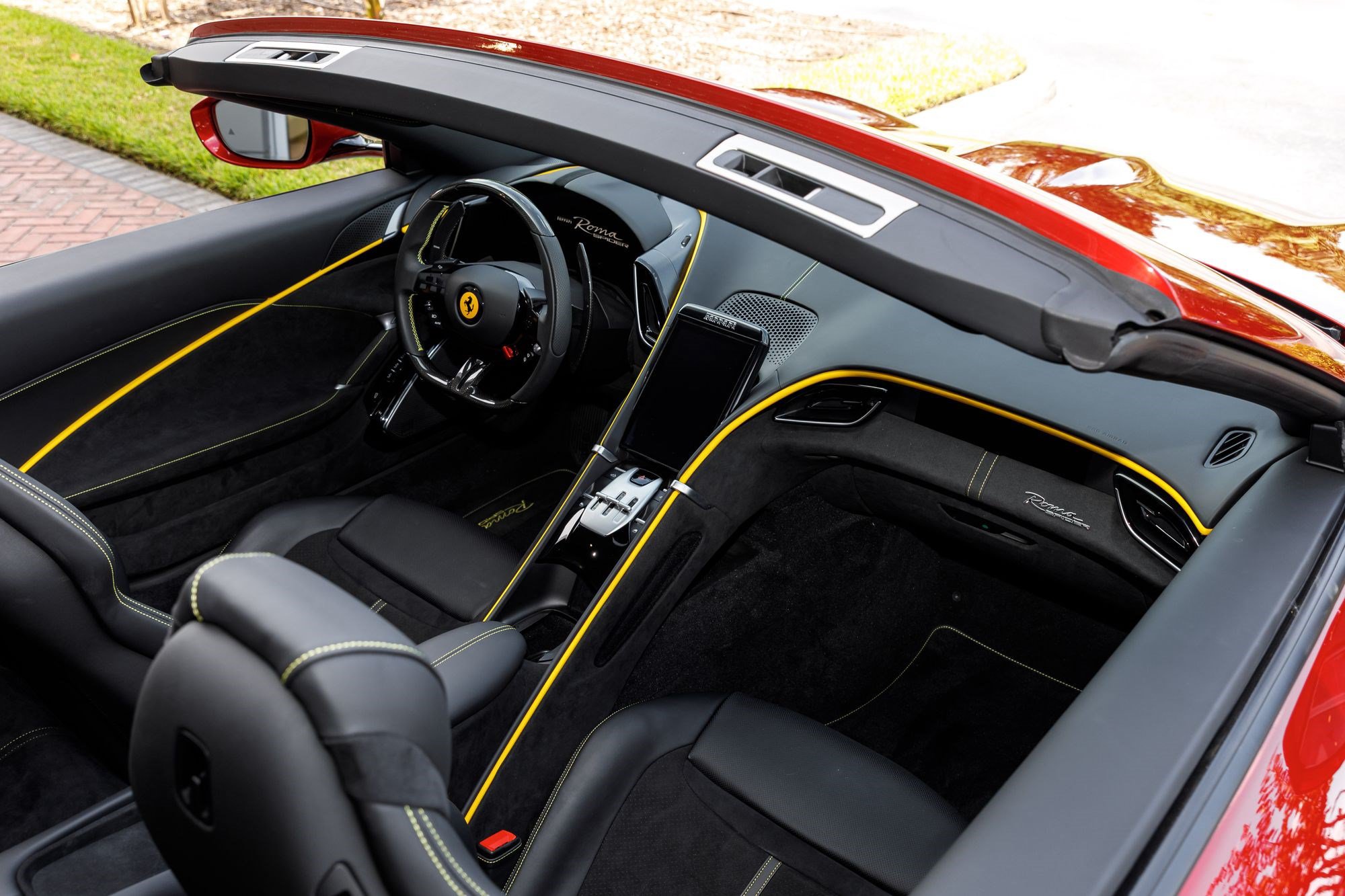 Used 2025 Ferrari Roma Spider RWD image 19