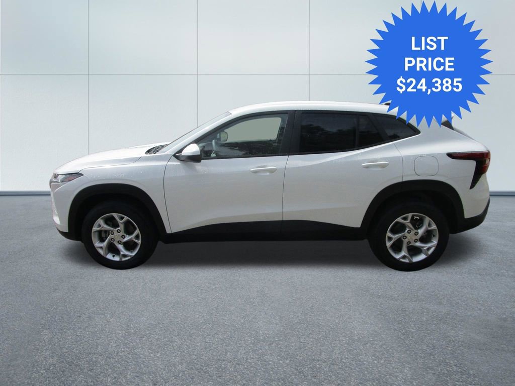 New 2026 Chevrolet Trax LS w/ LS Convenience Package FWD image 3