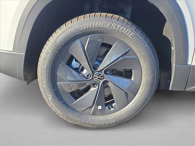 New 2026 Volkswagen Taos S image 11