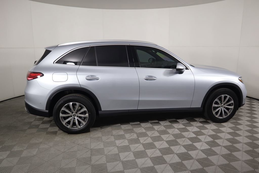 Certified 2025 Mercedes-Benz GLC 300 image 4