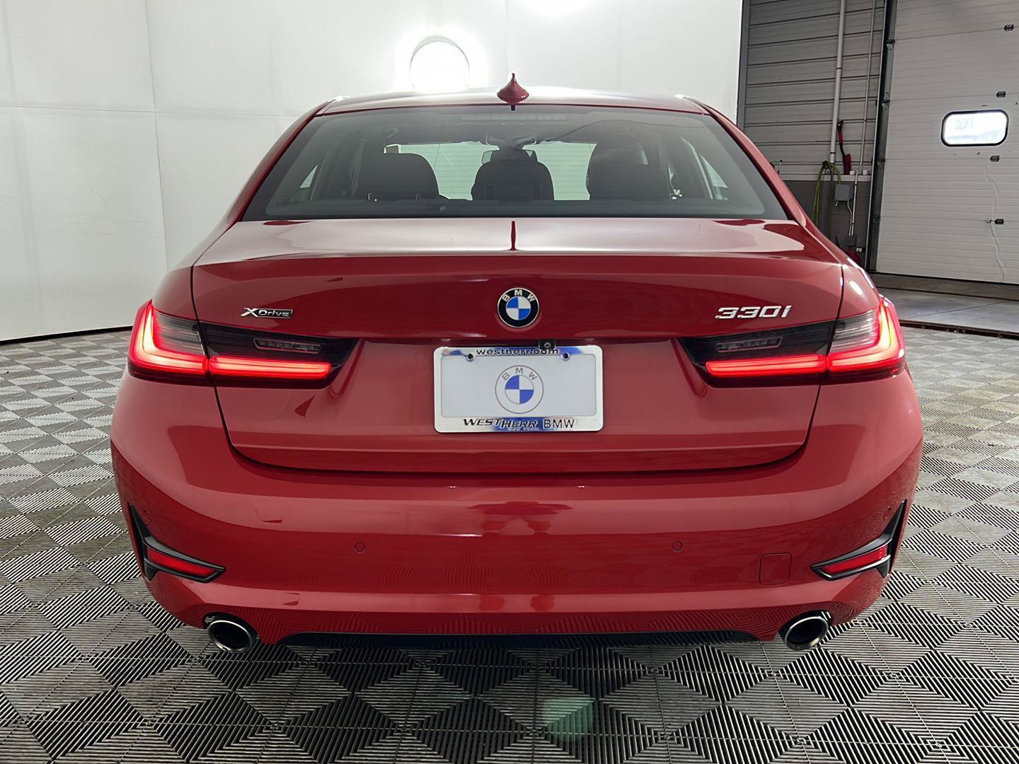 Used 2019 BMW 330i xDrive Sedan w/ Convenience Package AWD/4WD image 6