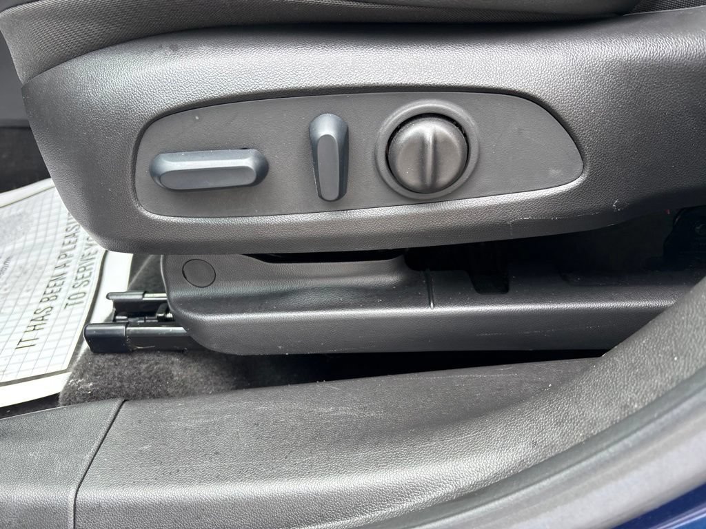 Used 2023 Buick Encore GX Essence w/ Experience Buick Package FWD image 22