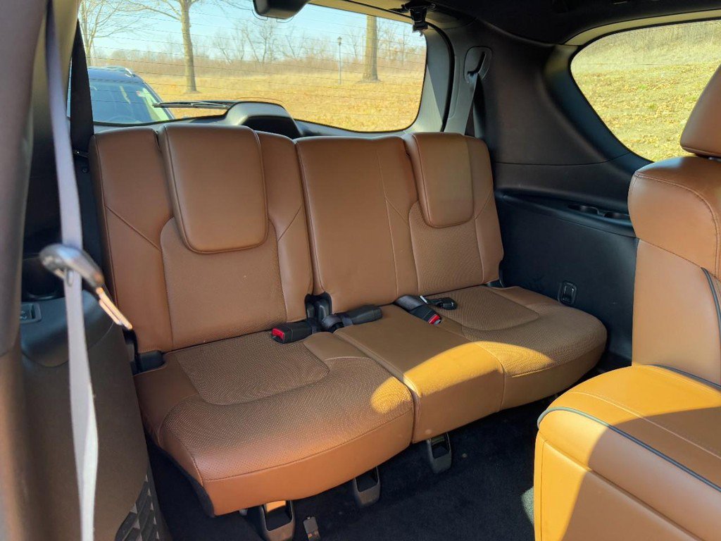 Used 2023 INFINITI QX80 Sensory w/ All-Season Package image 12