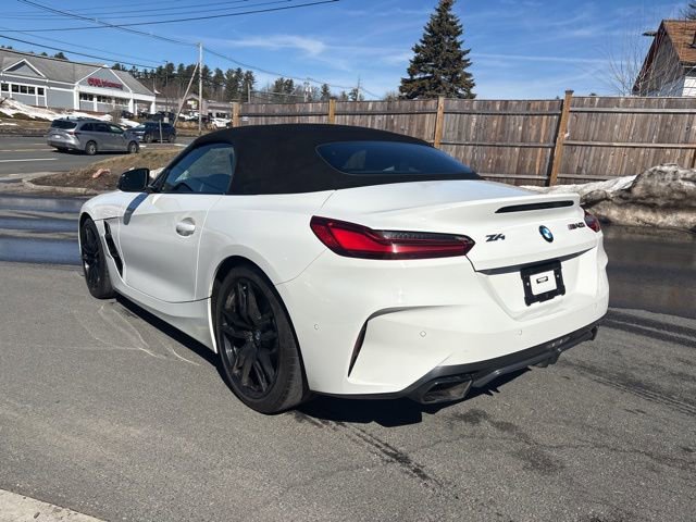 Used 2022 BMW Z4 M40i w/ Premium Package image 9