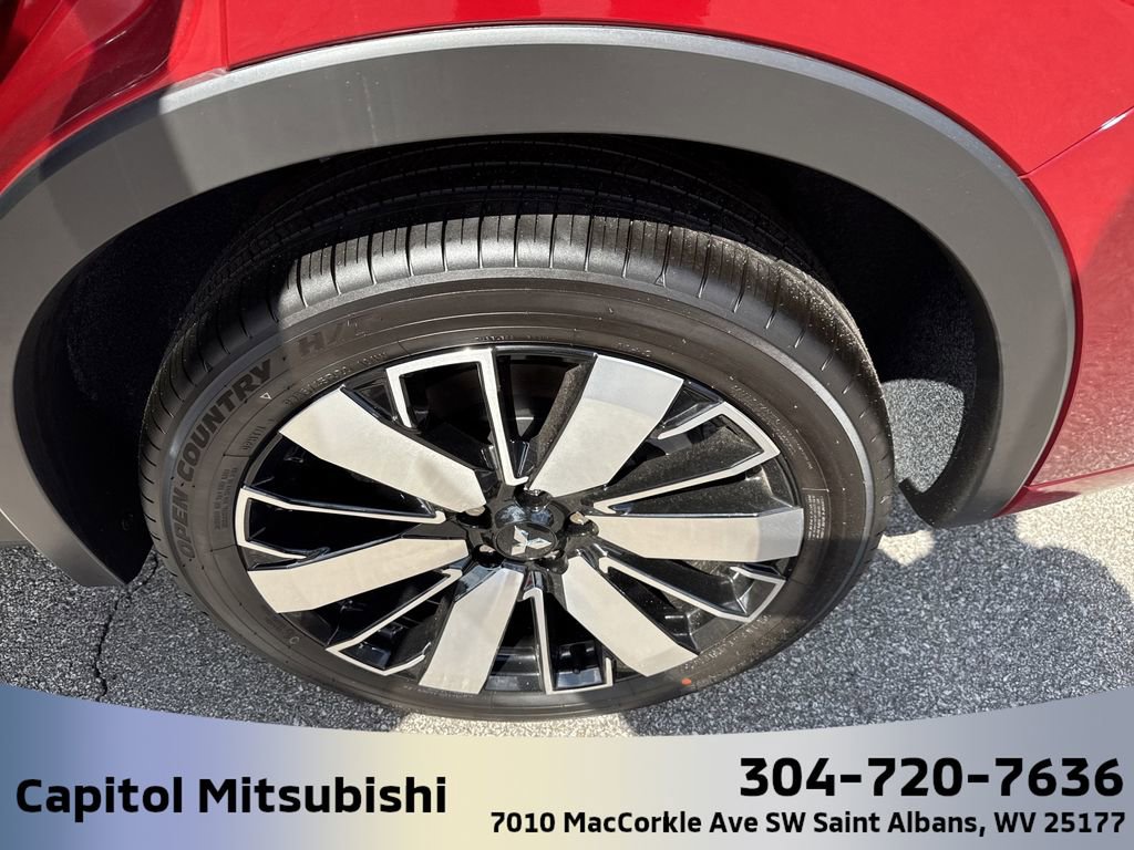 New 2025 Mitsubishi Outlander SEL image 13