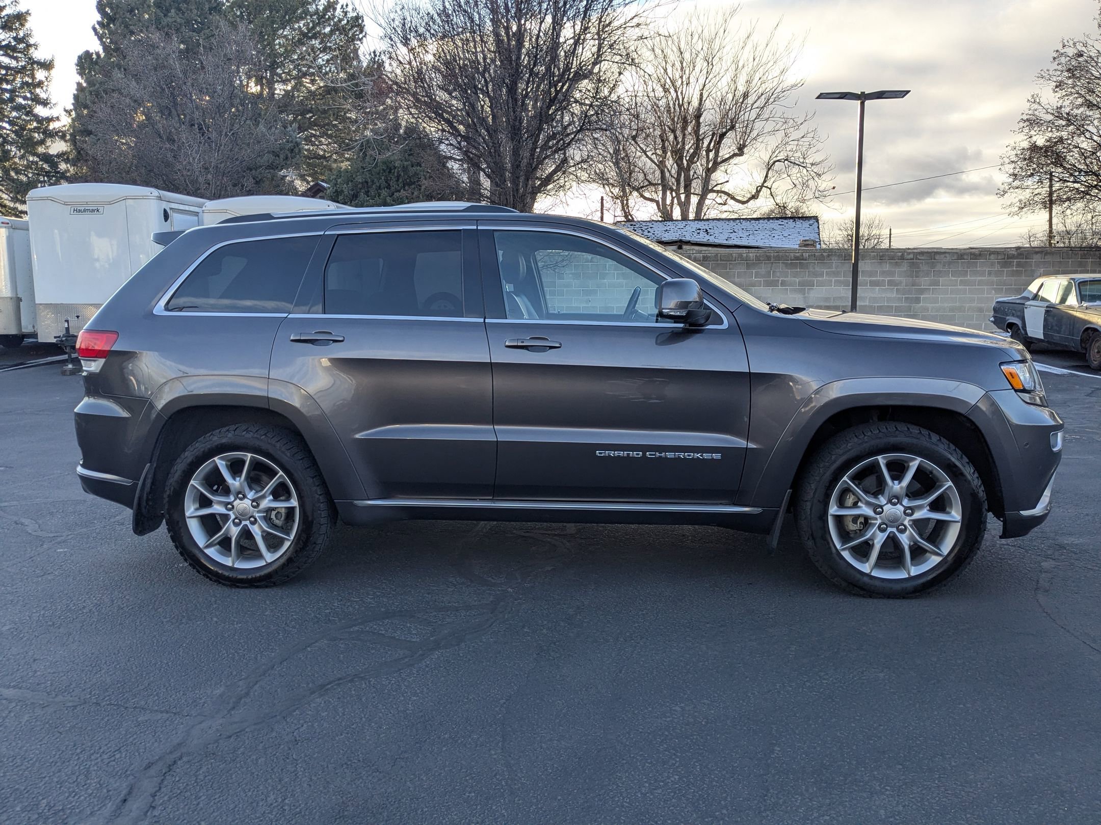 Used 2015 Jeep Grand Cherokee Summit w/ Platinum Series Group image 2