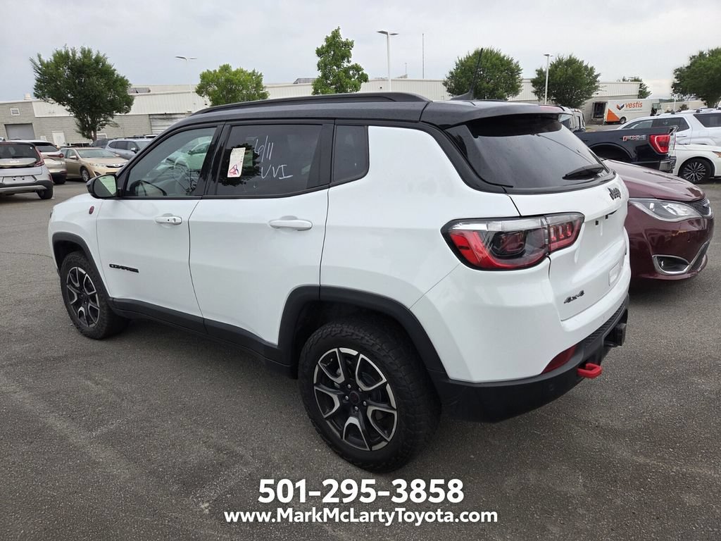 Used 2025 Jeep Compass Trailhawk w/ Trailer Tow Group AWD/4WD image 9