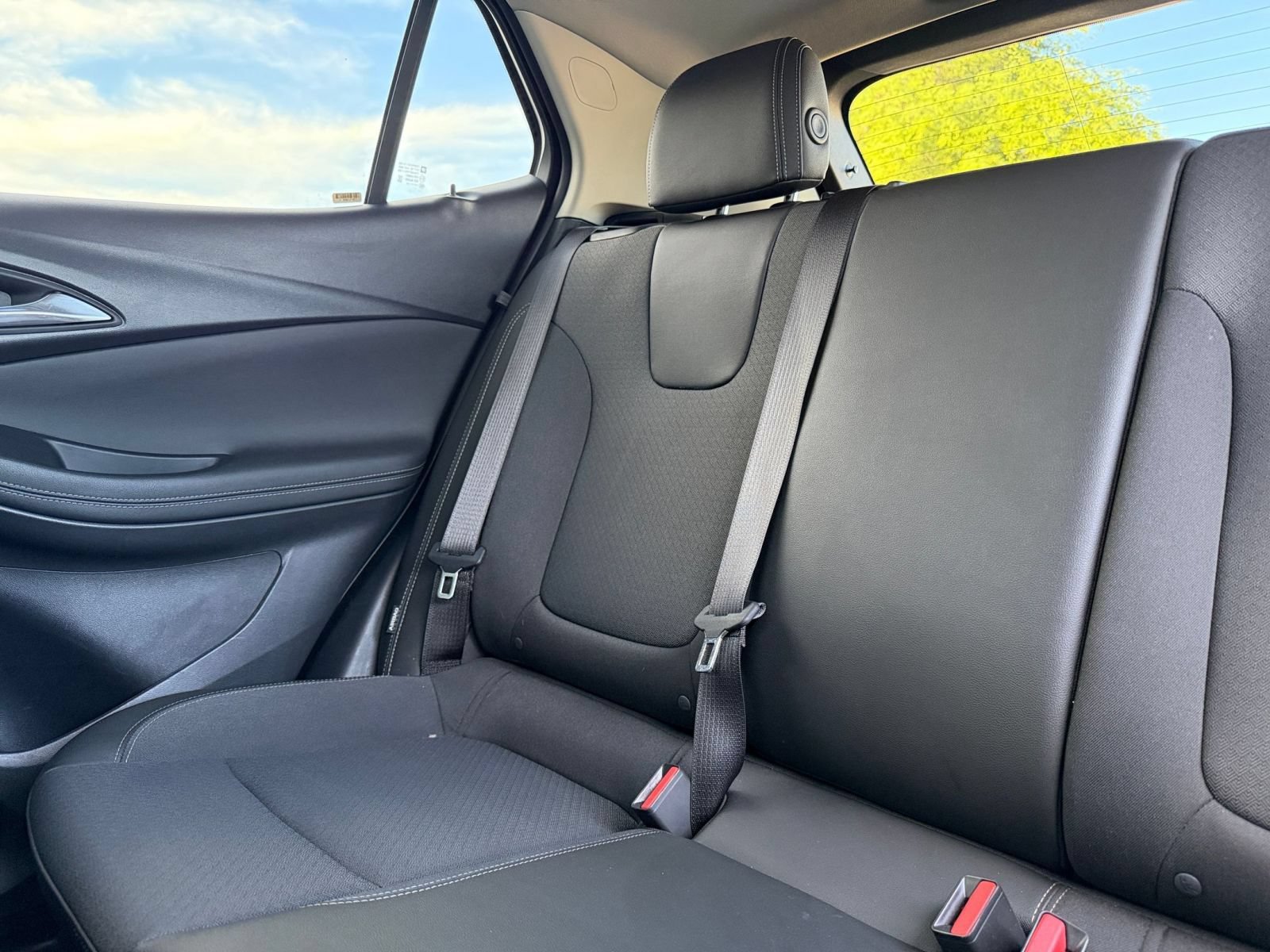 Used 2025 Buick Encore GX Preferred FWD image 38