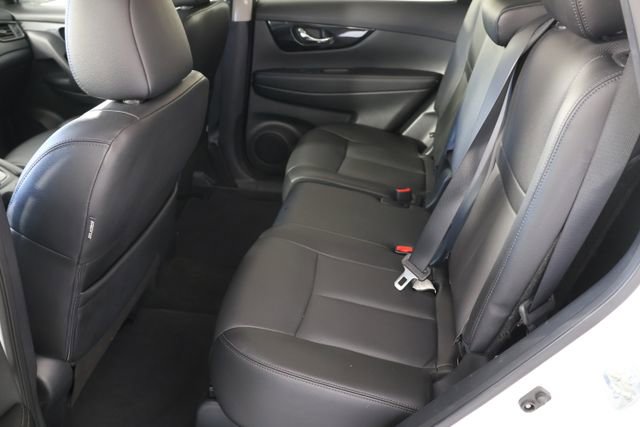 Used 2019 Nissan Rogue SL w/ Premium Package image 20