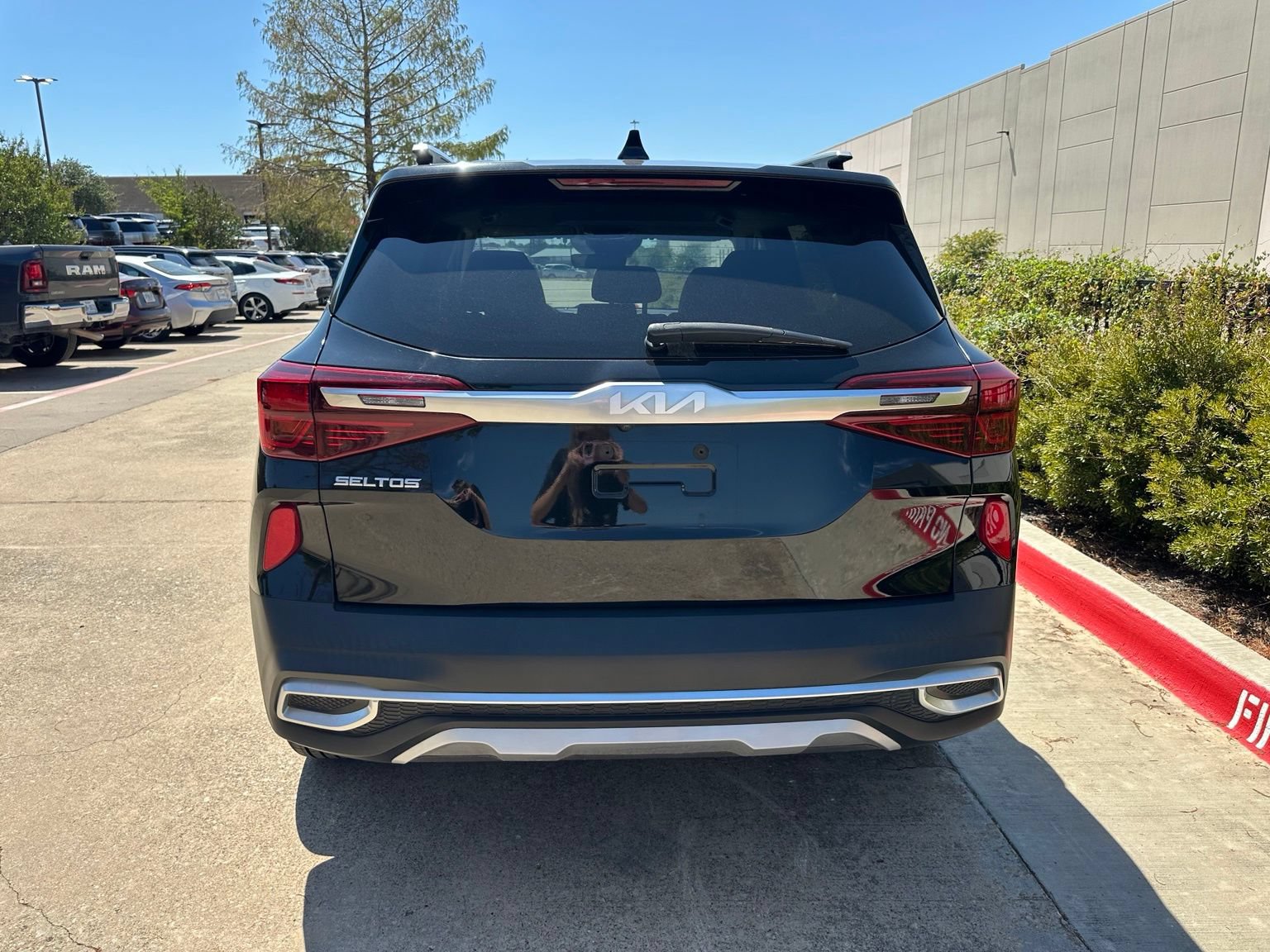Used 2023 Kia Seltos S w/ Navigation Package FWD image 7