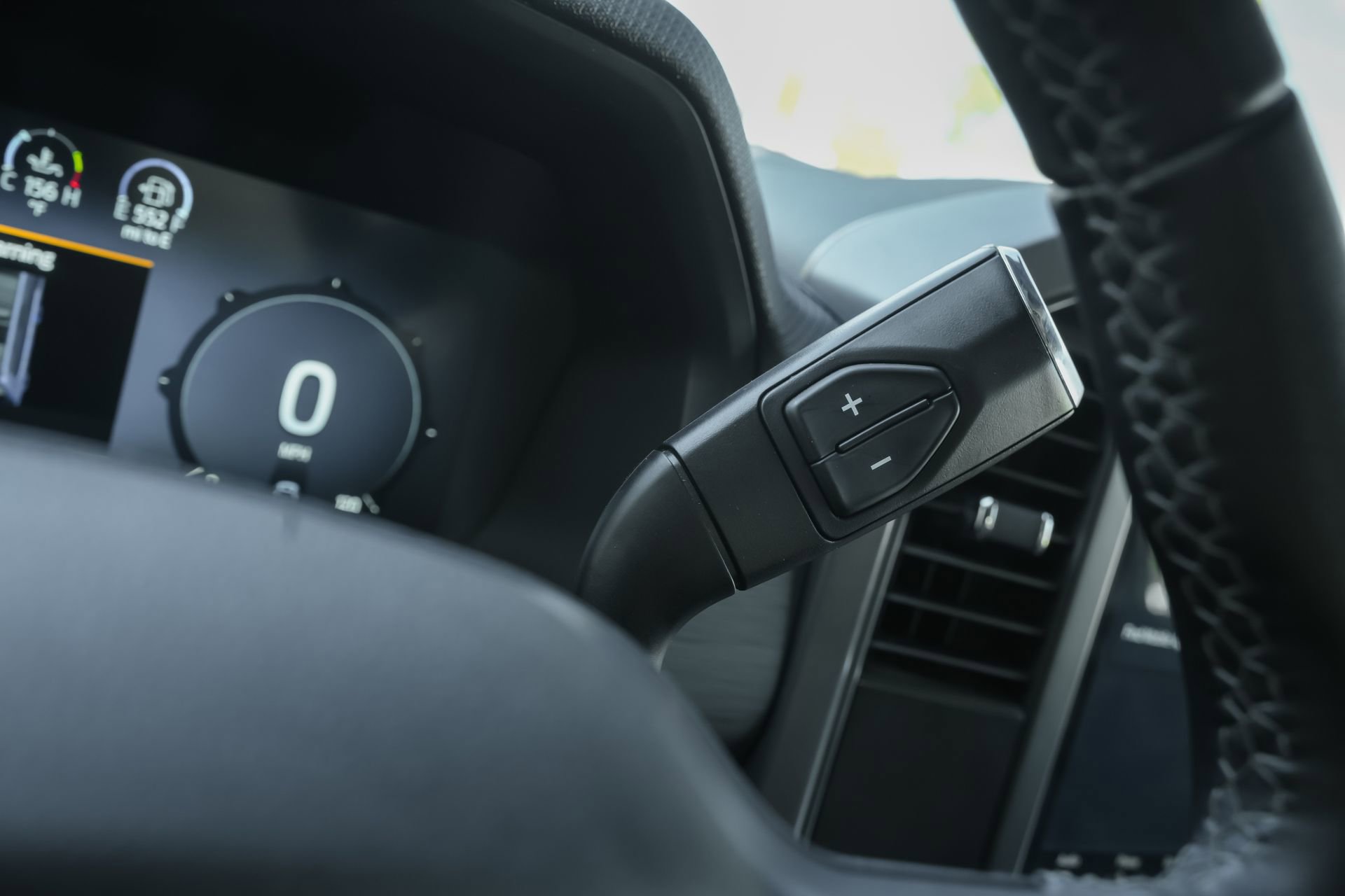 Used 2025 Ford F150 XLT w/ Equipment Group 301A Standard image 17