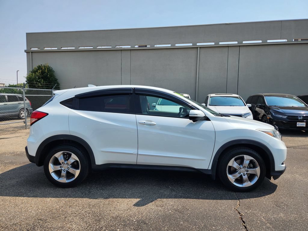 Used 2017 Honda HR-V EX image 4
