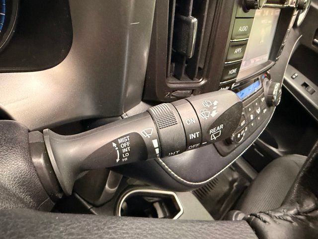 Used 2017 Toyota RAV4 XLE AWD/4WD image 30