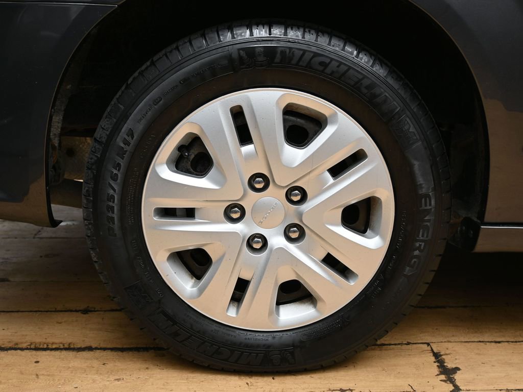 Used 2019 Dodge Grand Caravan SE image 14