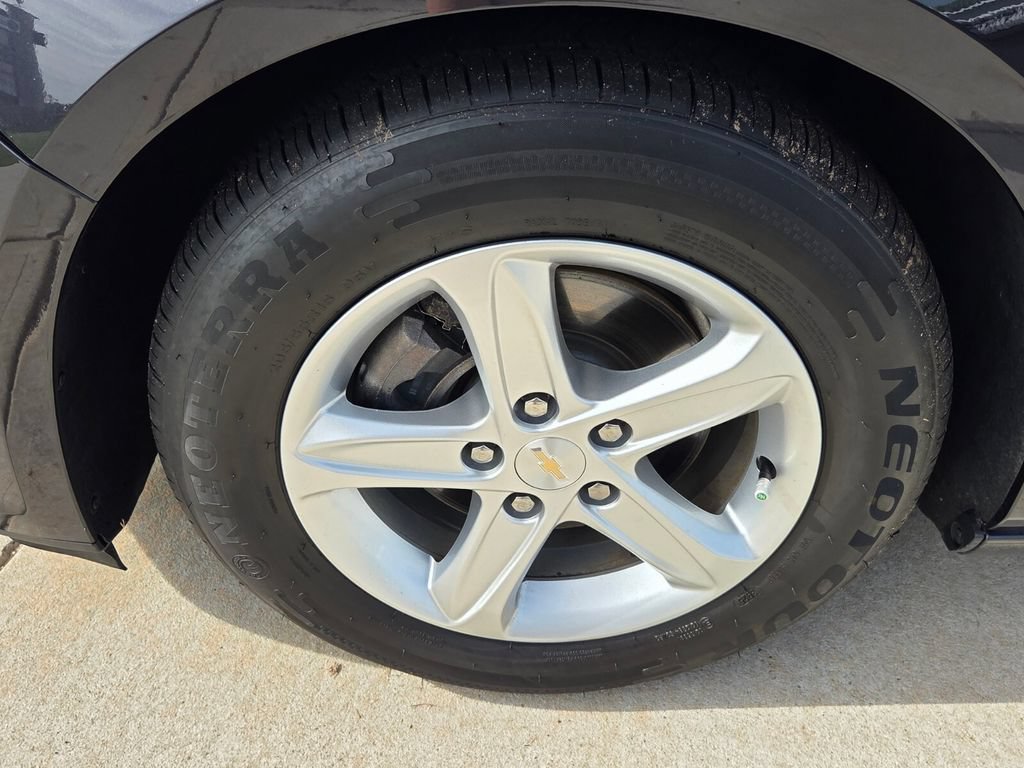 Used 2022 Chevrolet Malibu LS FWD image 18