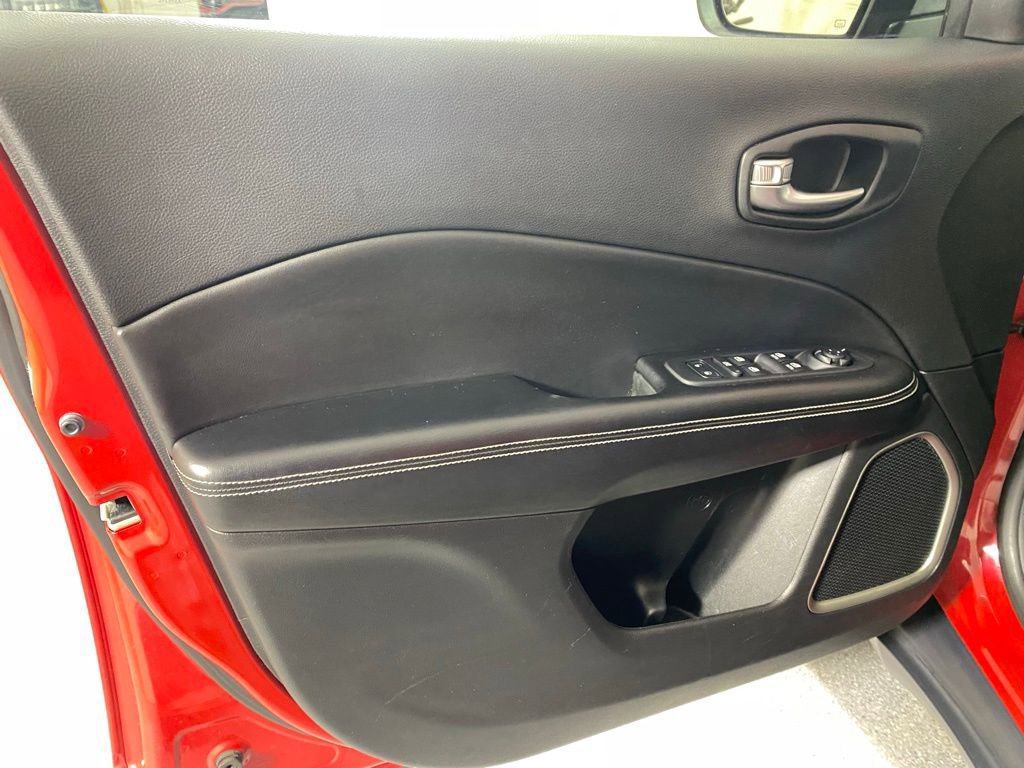 Used 2021 Jeep Compass Latitude AWD/4WD image 8