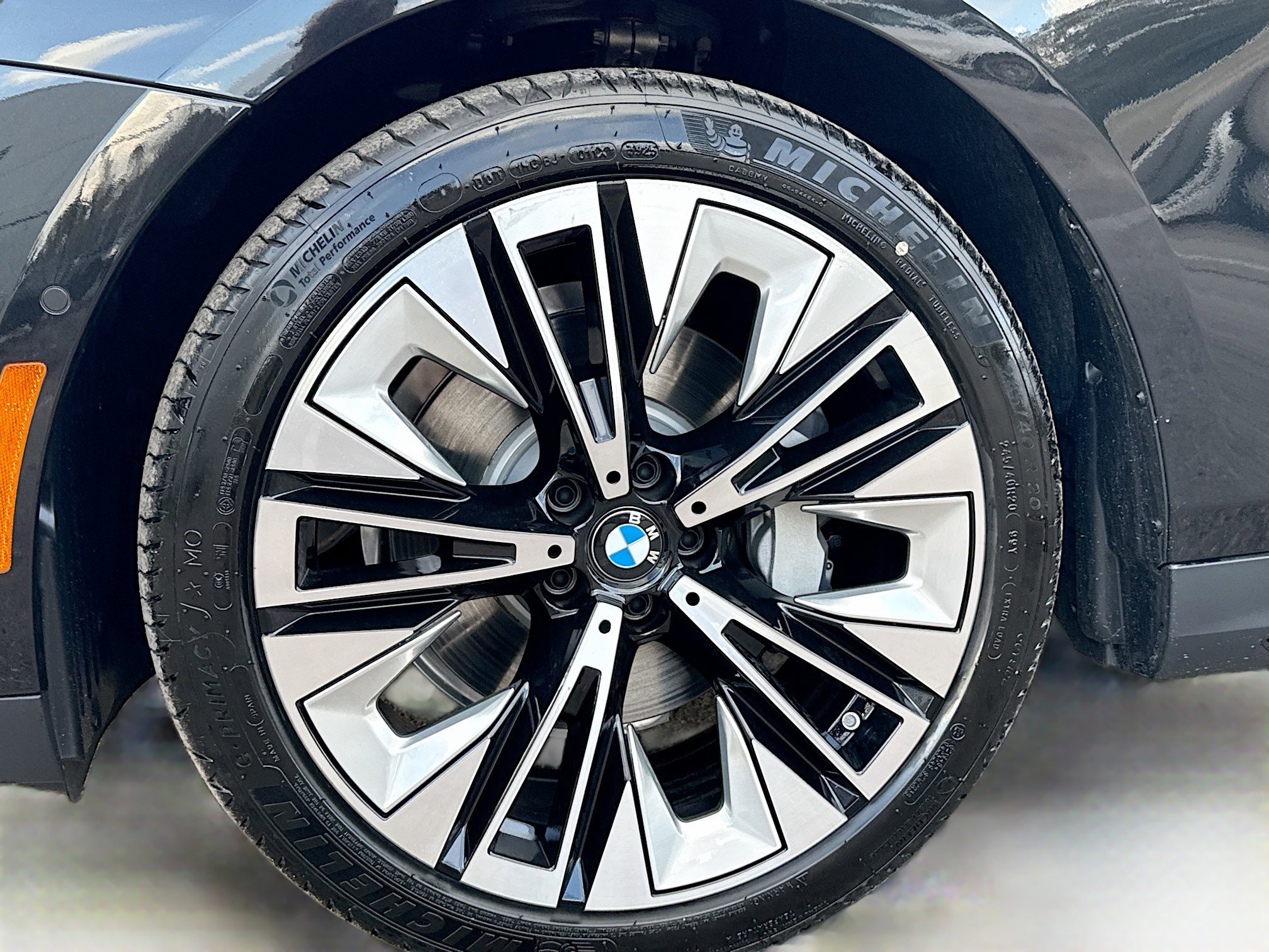 New 2026 BMW 530i w/ Convenience Package image 44